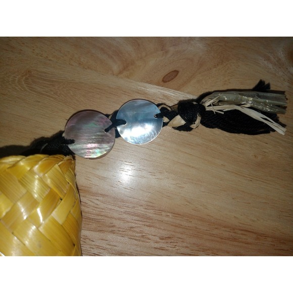 NWOT BEAUTIFUL ADRIENNE VITTADINI WOVEN CLUTCH BAG WITH SHELLS - Picture 5 of 7